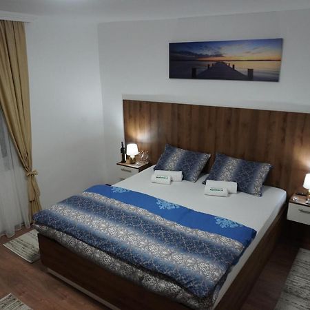 Apartments Manitovac M Niksic Ngoại thất bức ảnh