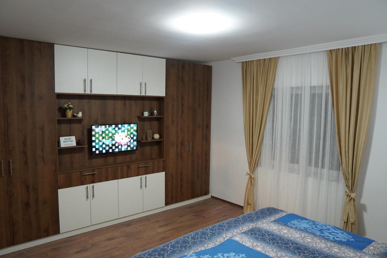 Apartments Manitovac M Niksic Ngoại thất bức ảnh