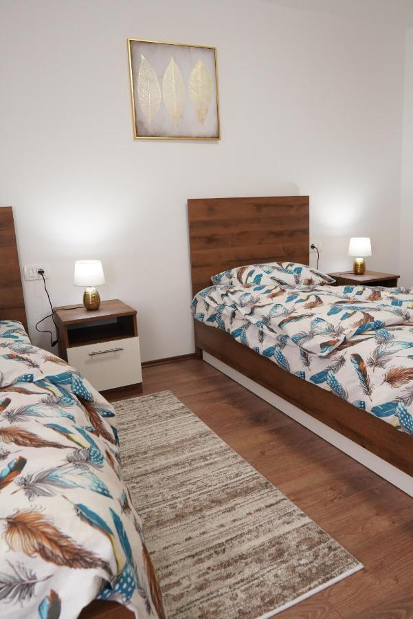 Apartments Manitovac M Niksic Ngoại thất bức ảnh